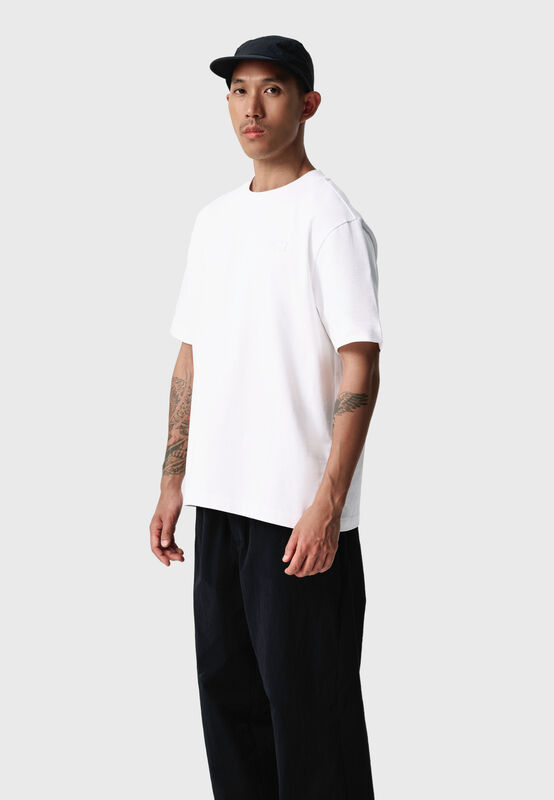 REVERSE M SS OVERSIZED T-SHIRT - model