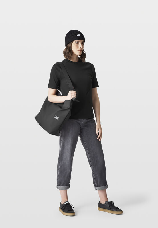 MICRO M RAGLAN T-SHIRT - model