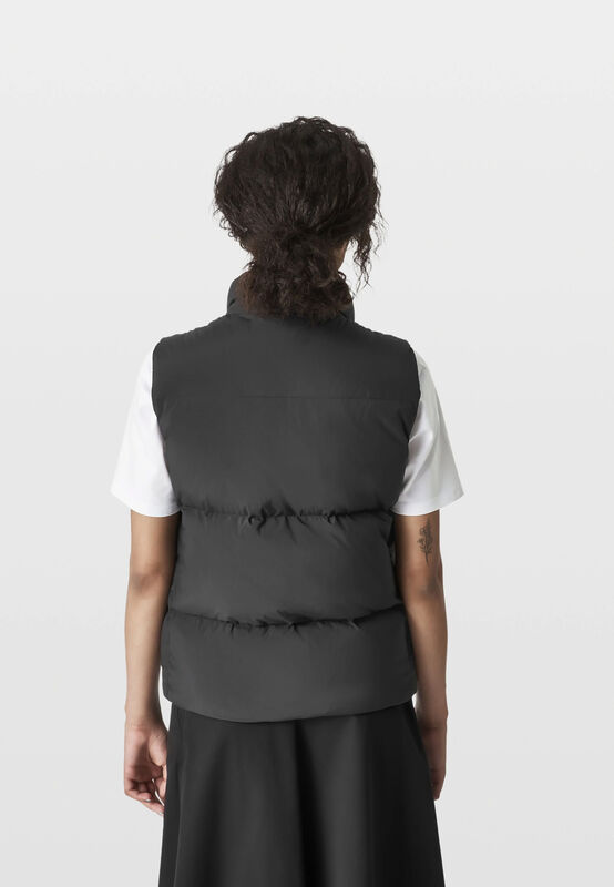 CORE TAG INSULATION GILET - model