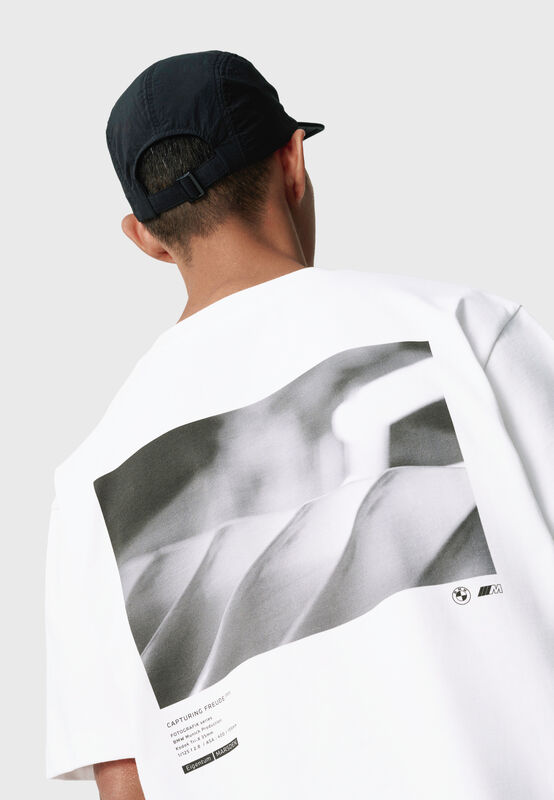 REVERSE M SS OVERSIZED T-SHIRT - model