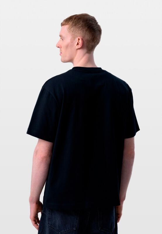 ARC OVERSIZED SS T-SHIRT - model