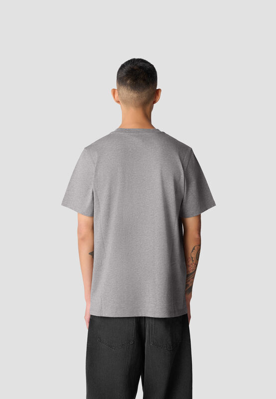 CORE DEFAULT M T-SHIRT - model