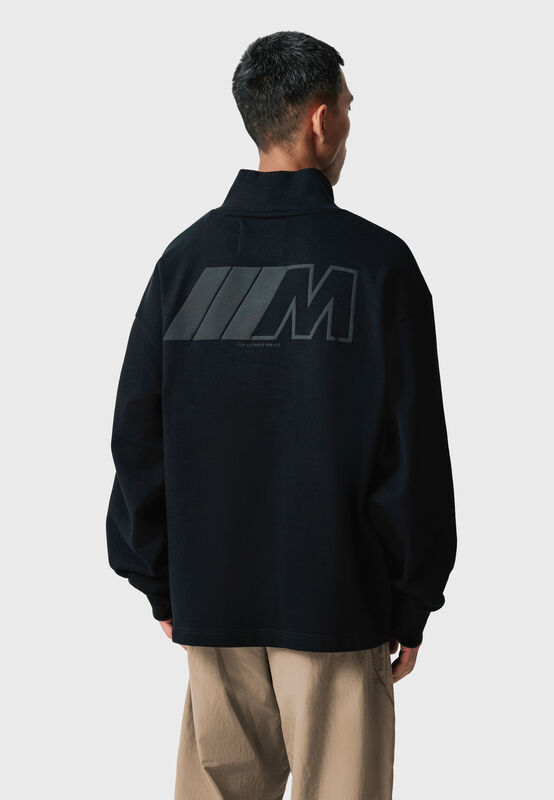 HIGH NECK M CREW - model
