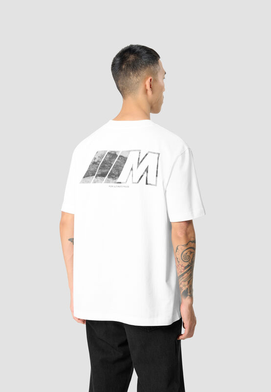 REVERSE M SS OVERSIZED T-SHIRT - model