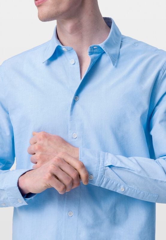 LONG SLEEVE SHIRT - model