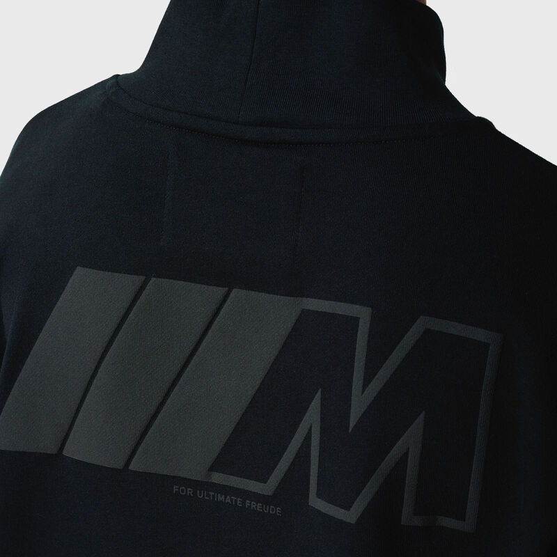 HIGH NECK M CREW - model