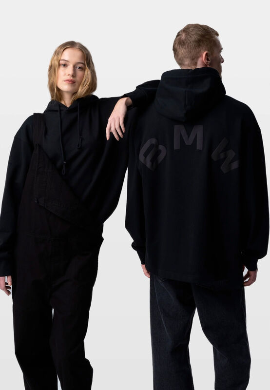 ARC OVERSIZED SWEAT HOODIE - model