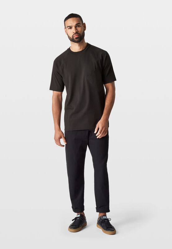 MICRO M RAGLAN T-SHIRT - model