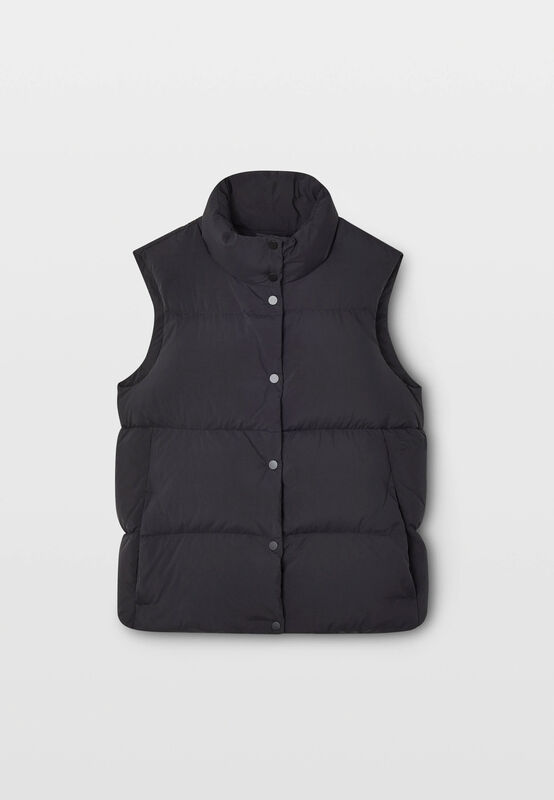 BMW Core Tag Insulation Gilet 24ss - BMW Lifestyle - Black XS for females - 8719203299228 - Fuel For Fans F1 Merchandise store