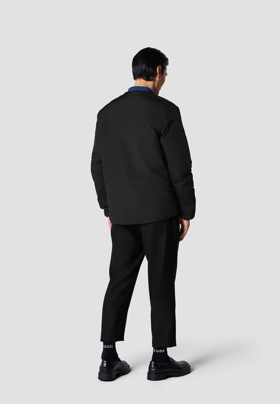 CORE TAG 365 JACKET - model