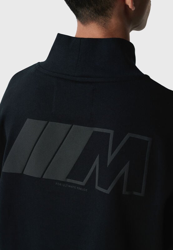 HIGH NECK M CREW - model