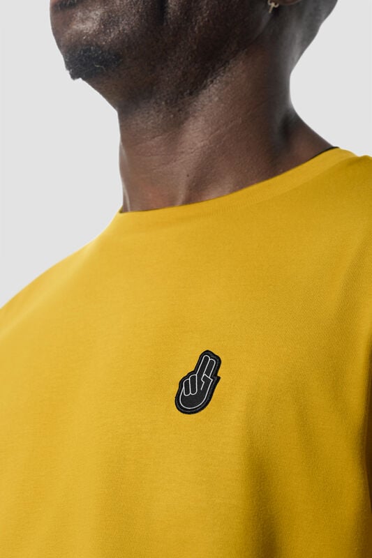 CORE MICRO RELIABLE T-SHIRT - model