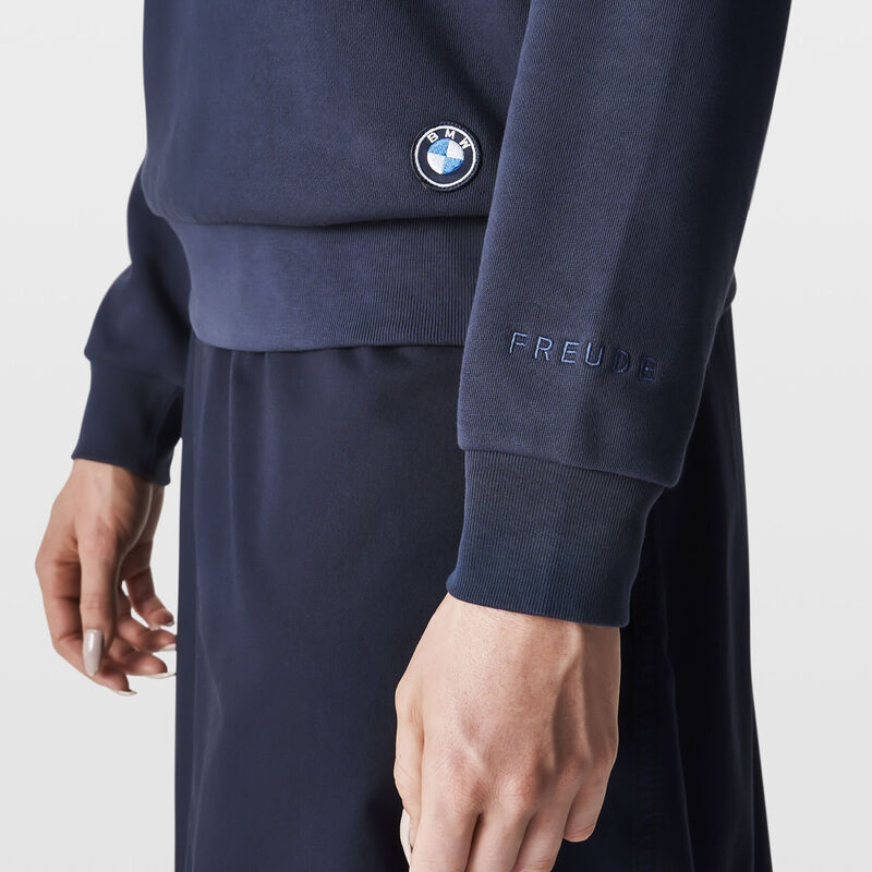 MICRO DOT SWEAT CREW - model