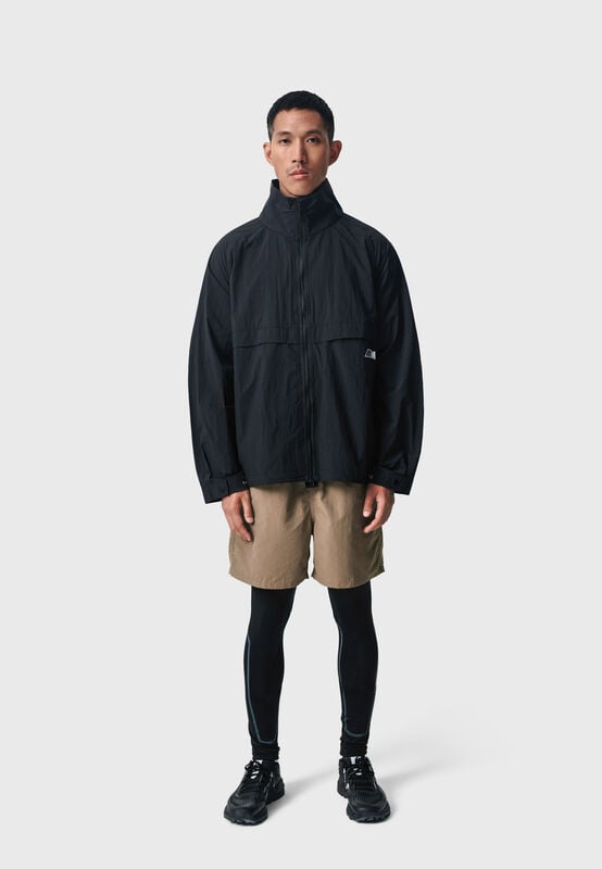 MICRO M TRAVEL JACKET - model