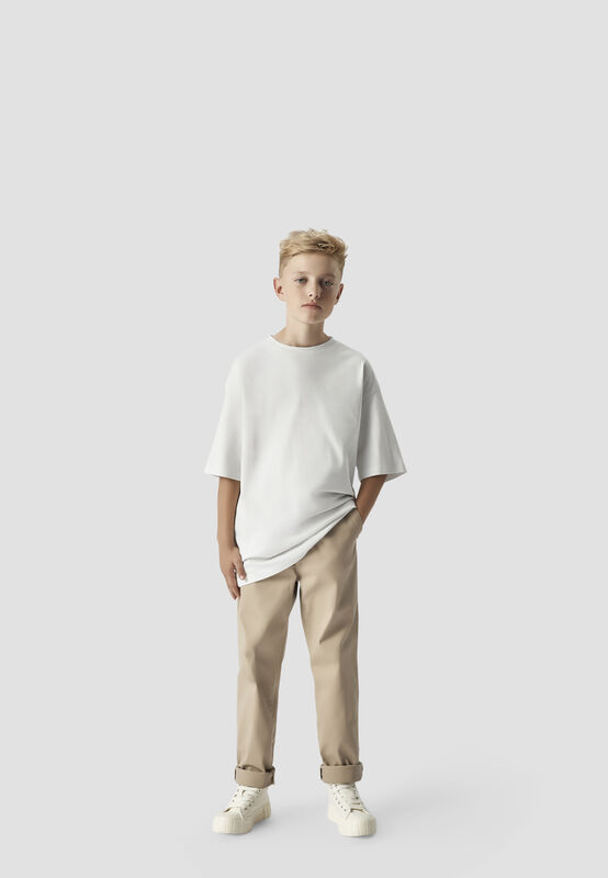 REVERSE DOT T-SHIRT - model