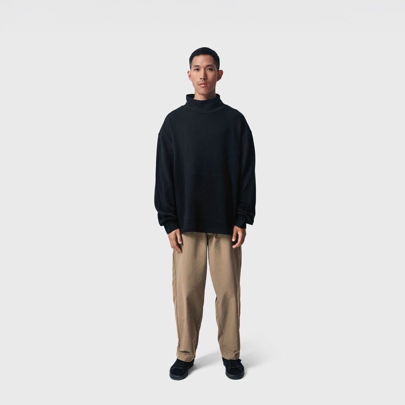 HIGH NECK M CREW - model