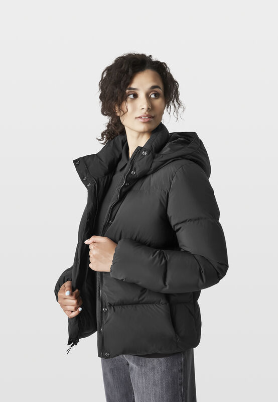CORE TAG INSULATION HOODIE JACKET - model