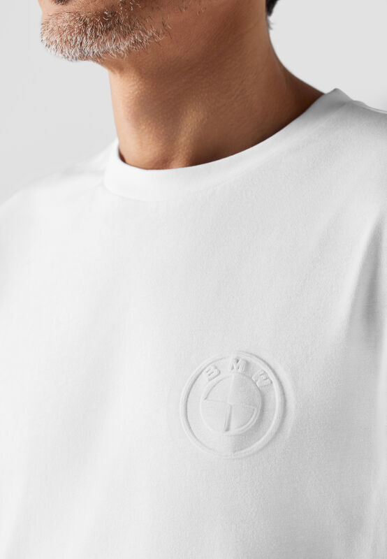 CORE SMALL SYMBOL T-SHIRT - model