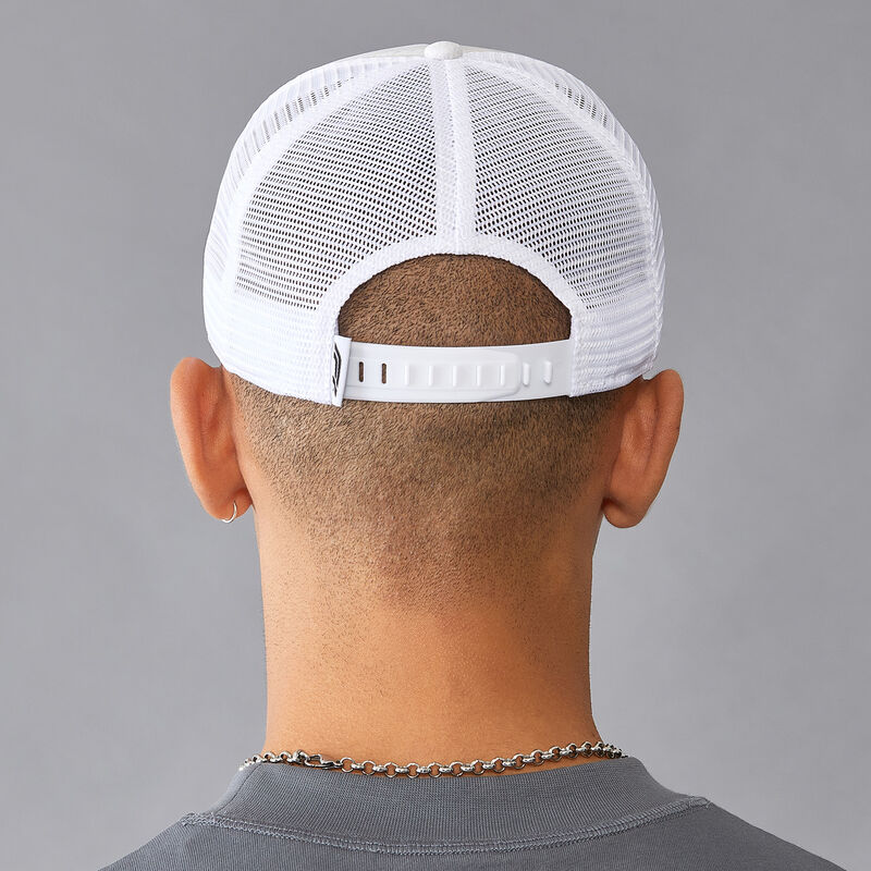 F1 FW BOUCLE TRUCKER CAP - white
