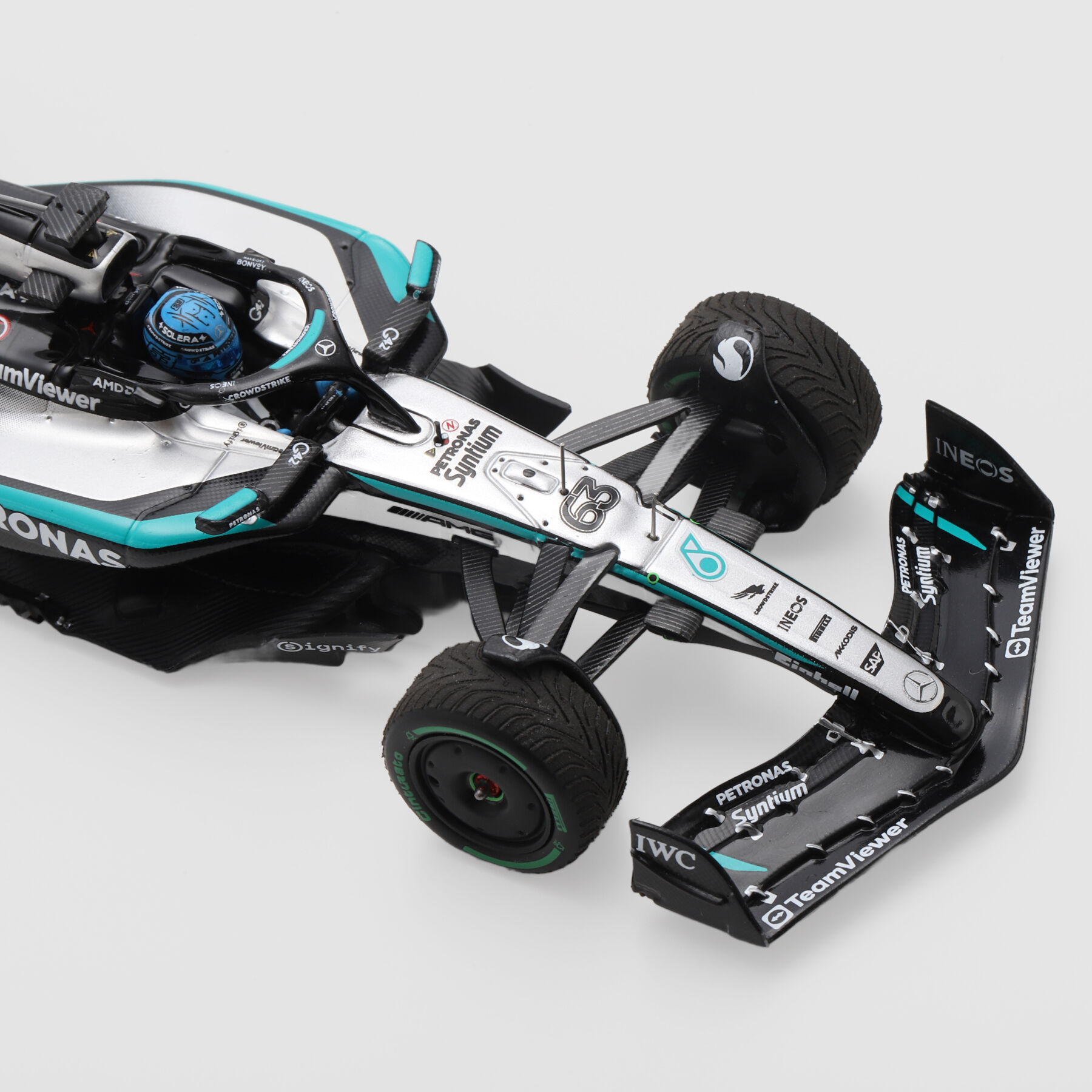 2025 George Russell W16 1:43 Scale Model - Mercedes-AMG F1 Team