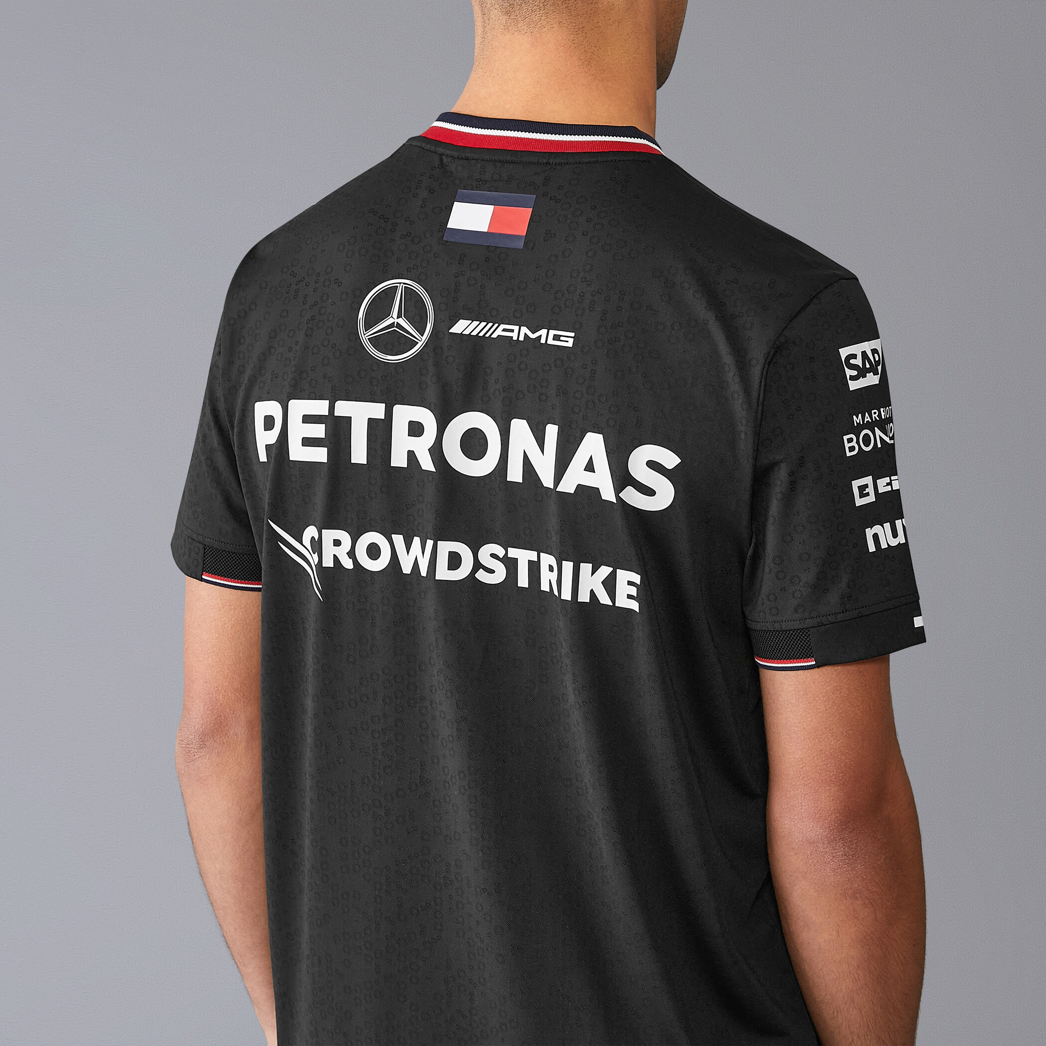 Magliette mercedes on sale