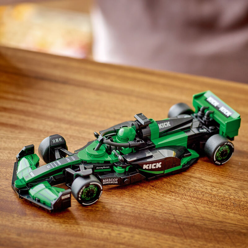 KICK SPEED CHAMPIONS LEGO SET - green