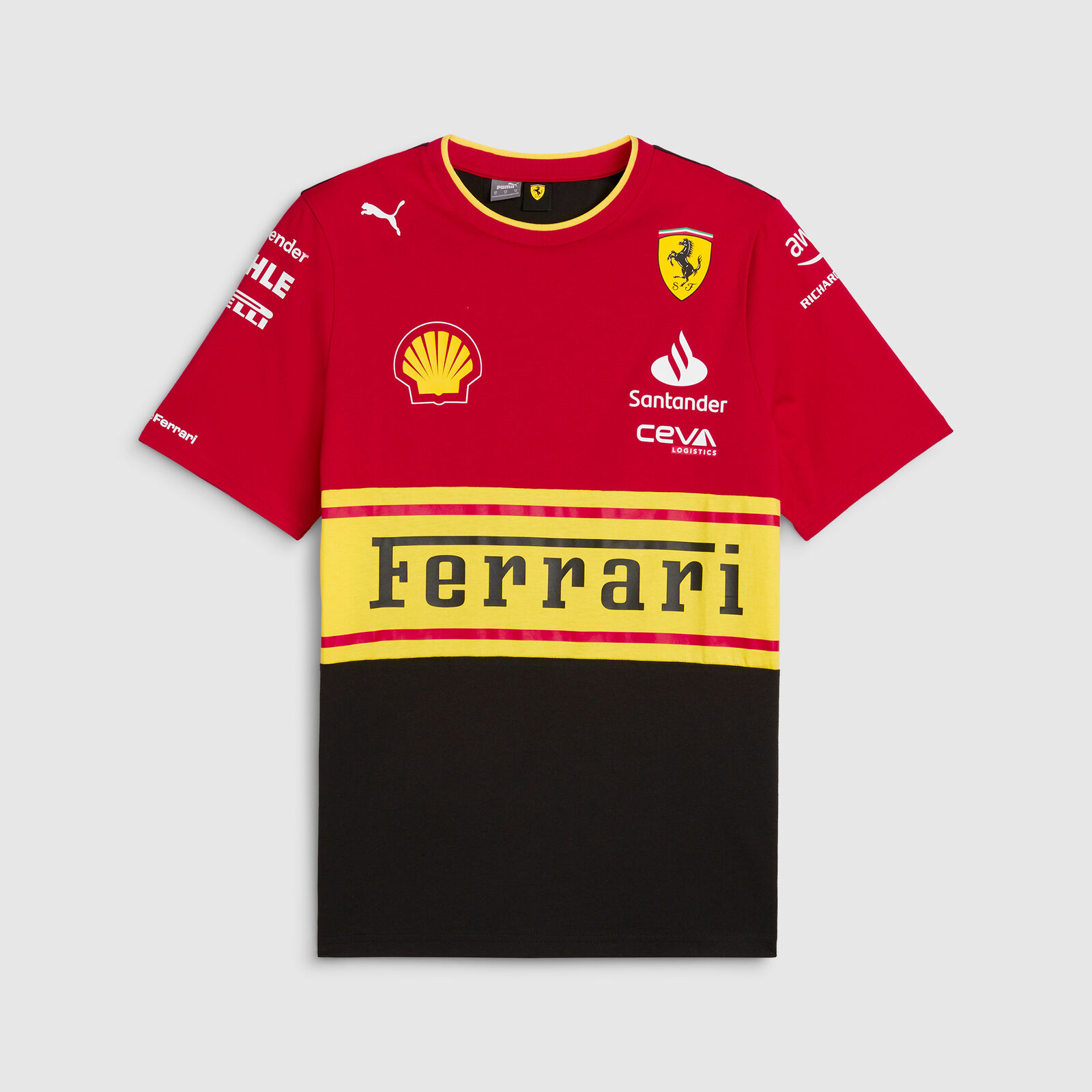 Fans de Sainz? ¡Ya disponible su camiseta oficial de Ferrari!